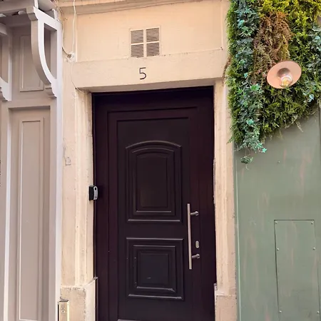 5 Sade - In Old Town Apartmán *