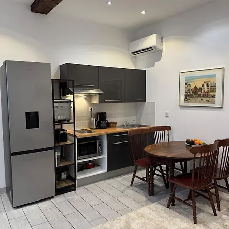 Apartment 5 Sade - In Old Town Antibes