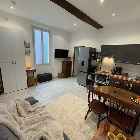 5 Sade - In Old Town Apartmán